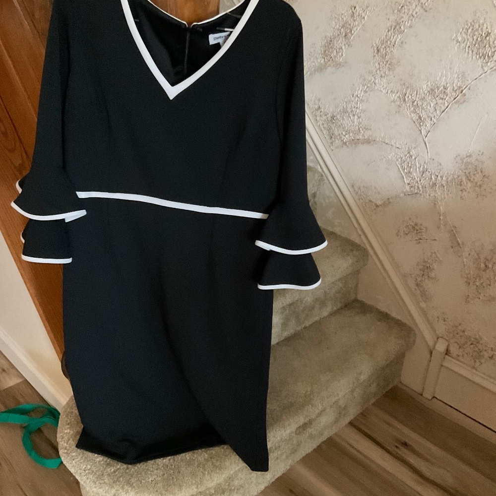 Shelby and Palmer gorgeous black dress - 14. Nwt